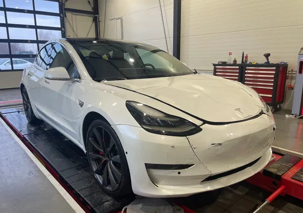 tesla model 3 poniec Tesla Model 3 cena 119900 przebieg: 72436, rok produkcji 2020 z Poniec